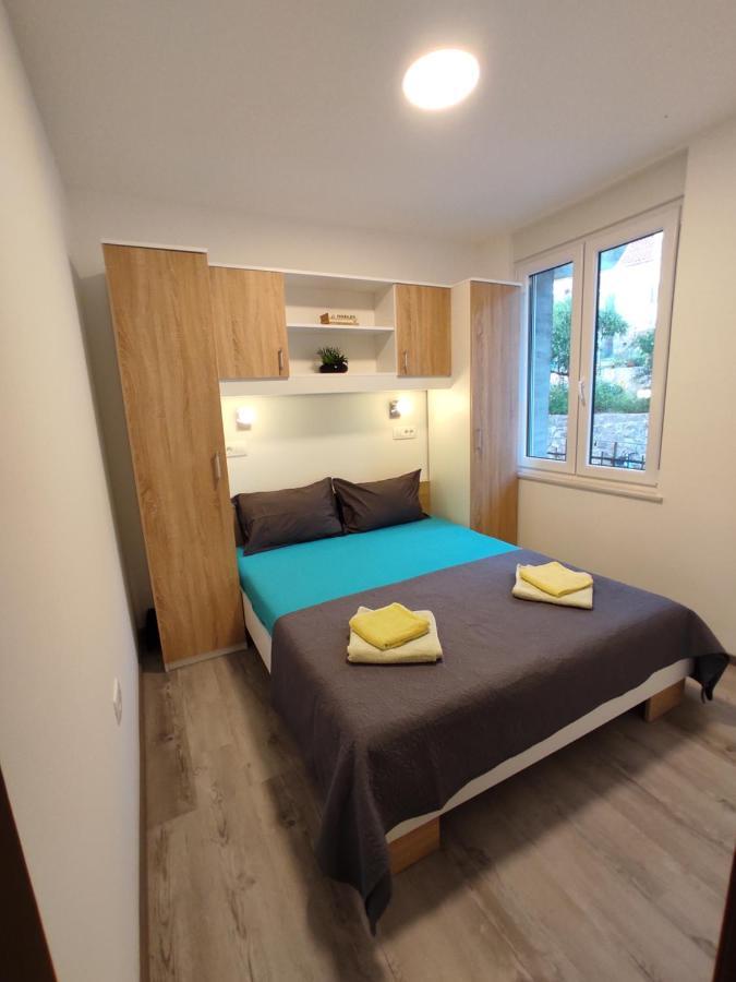 Apartment Ravnice Omis Bagian luar foto