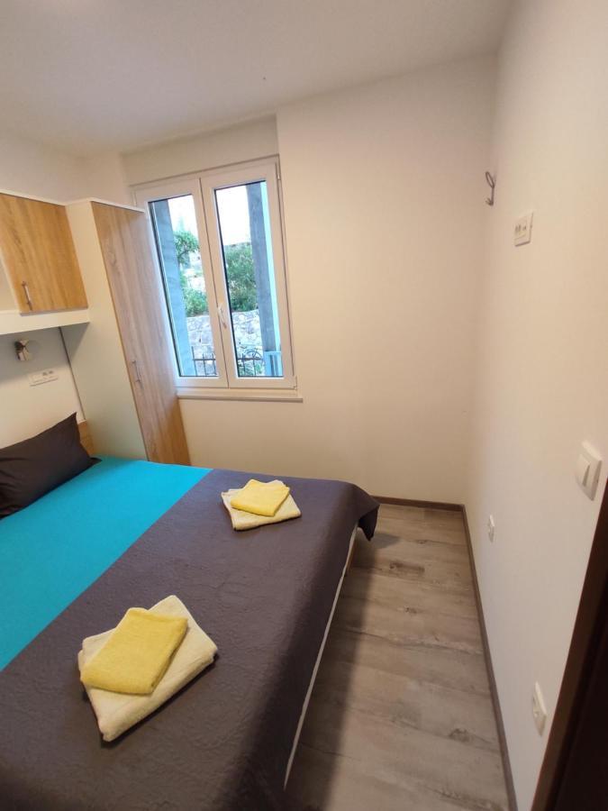 Apartment Ravnice Omis Bagian luar foto