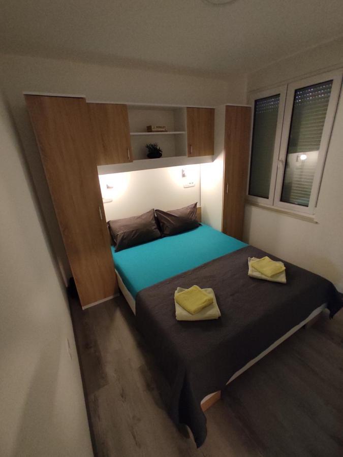 Apartment Ravnice Omis Bagian luar foto