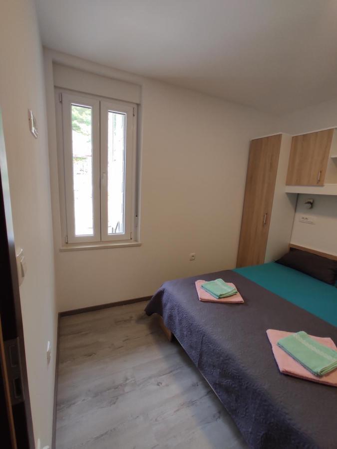 Apartment Ravnice Omis Bagian luar foto