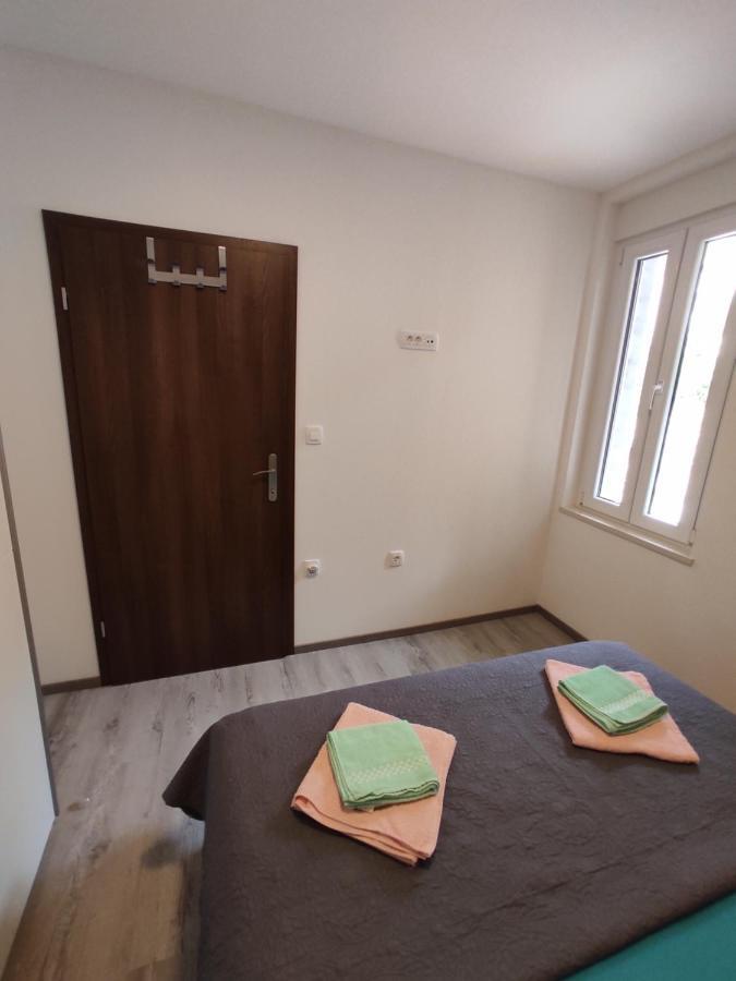 Apartment Ravnice Omis Bagian luar foto