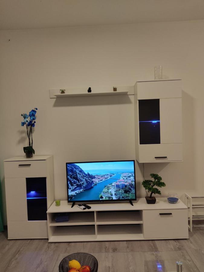 Apartment Ravnice Omis Bagian luar foto