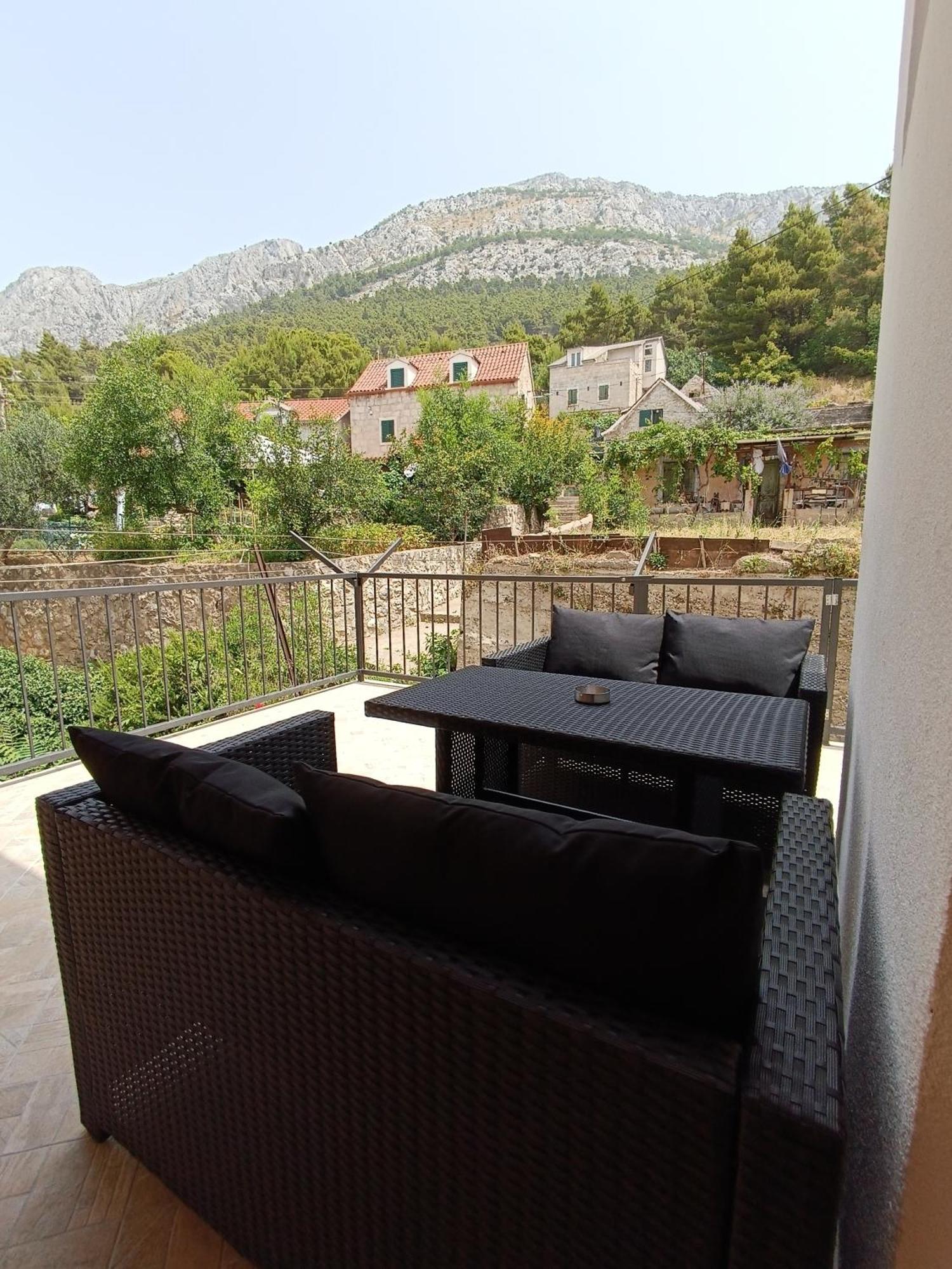 Apartment Ravnice Omis Bagian luar foto
